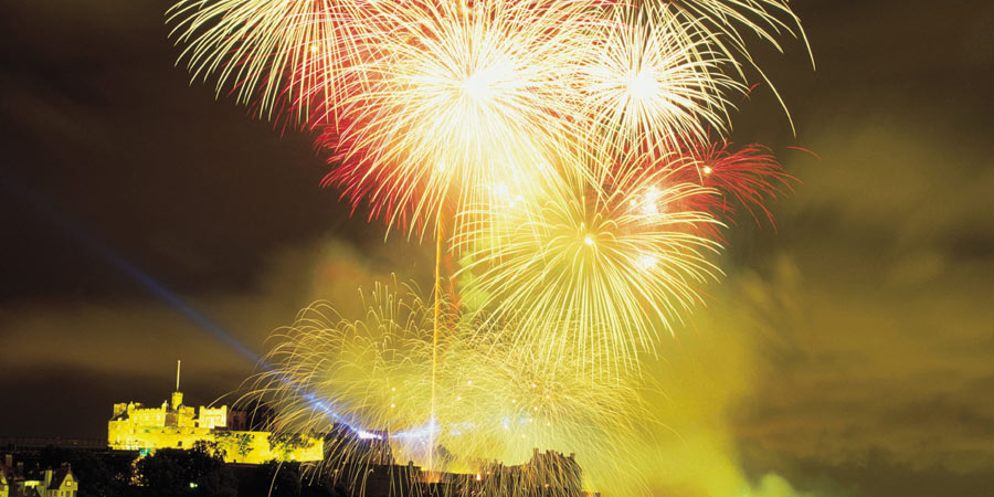 Edinburgh Fireworks Hogmanay